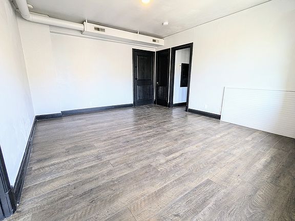 4th image of 4204 Ellenwood Ave #300