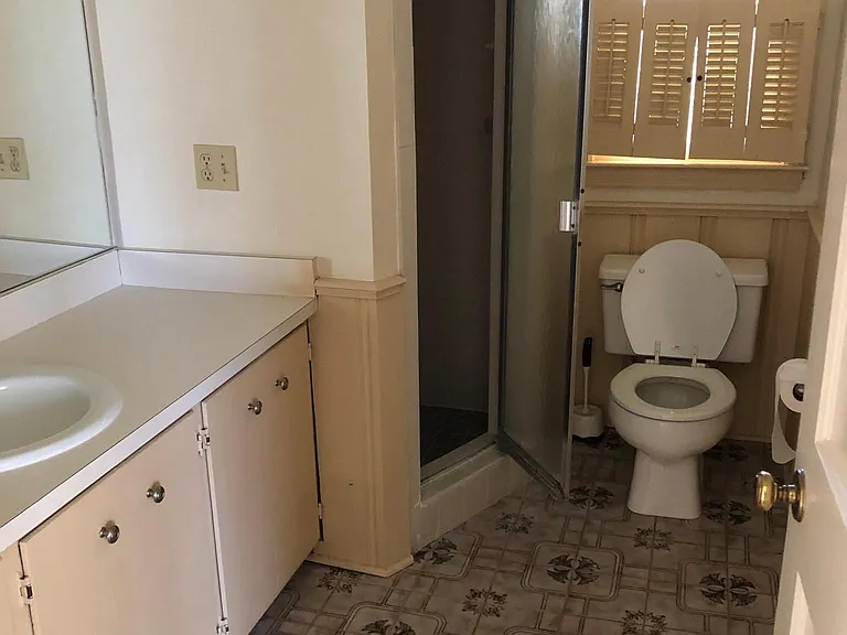 526 Glenview Dr — Photo 12