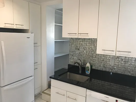 Rented by Everrock Equities | media 19