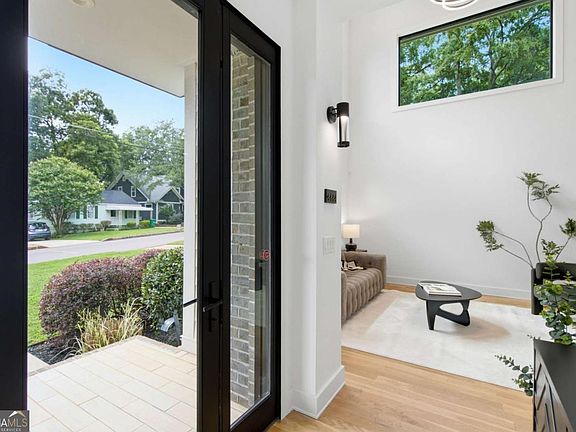 5th image of 770 Livingstone Pl