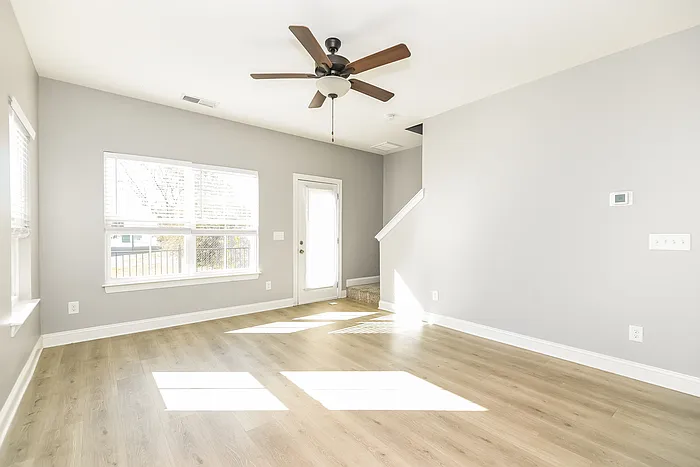3 bed, 2.5 bath, 1478 sqft, $1,925 — Photo 4