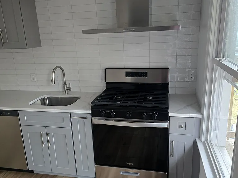 530 Jane St #2B — Photo 4