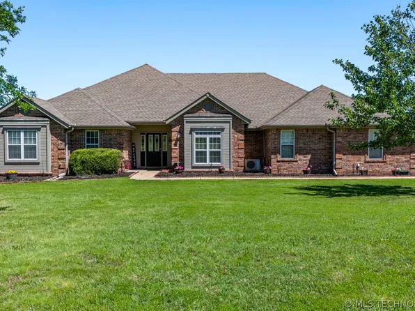 10255 E Rose Glen Dr, Claremore, OK 74019