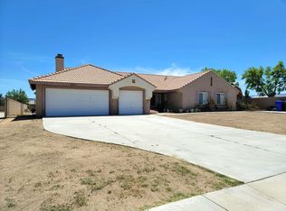 12915 Lompoc Rd, Apple Valley, CA 92308