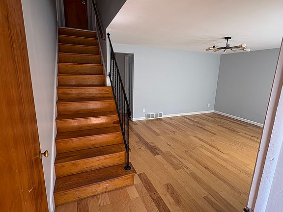 5th image of 179 Brinton St
