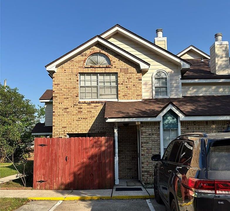 1st image of 2004 Greenpoint Dr #2004
