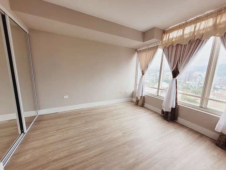 1009 Kapiolani Blvd #2801-1 — Photo 8