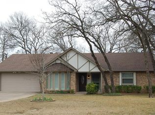 3044 Steve Dr, Hurst, TX 76054