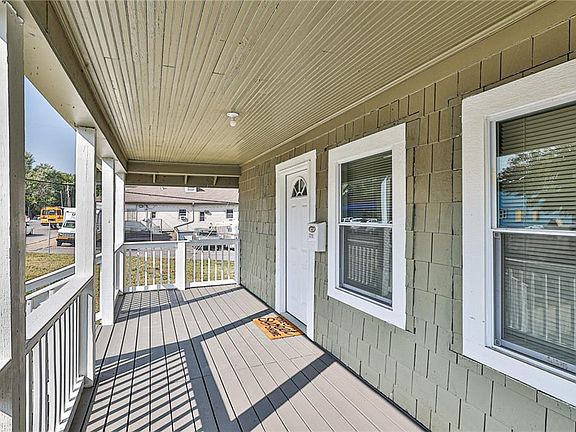 3rd image of 1215 S Ash Ave