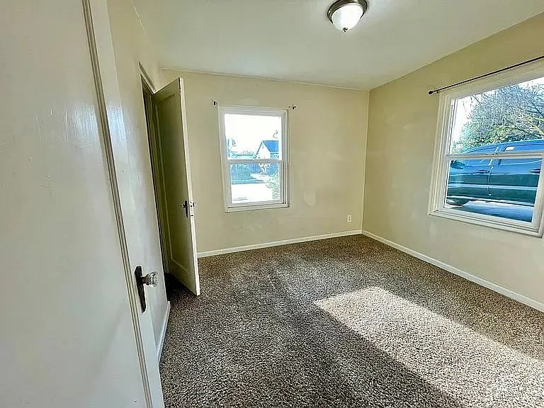 Property Photo - 2137 Raymond Ave