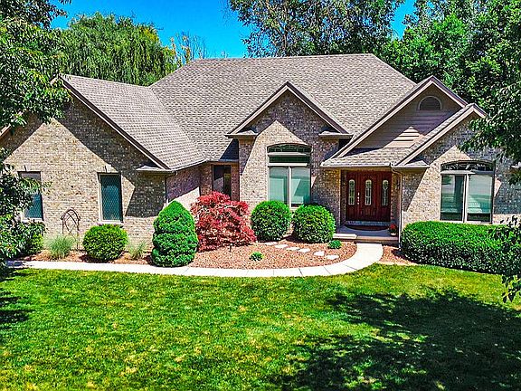 2nd image of 1271 Oakleaf Dr