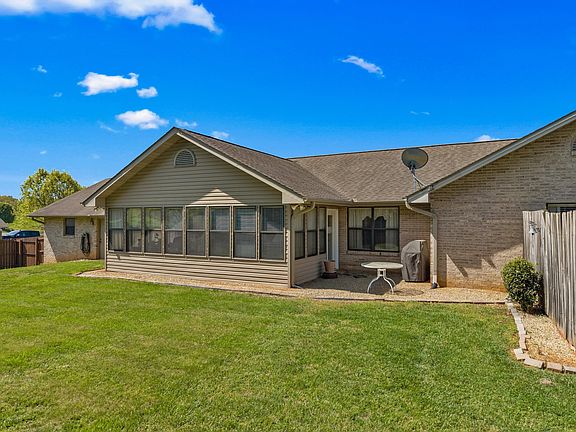4th image of 513 John Ellis Dr