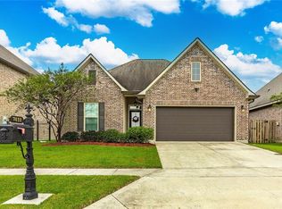 7413 Silverado Dr, Marrero, LA 70072