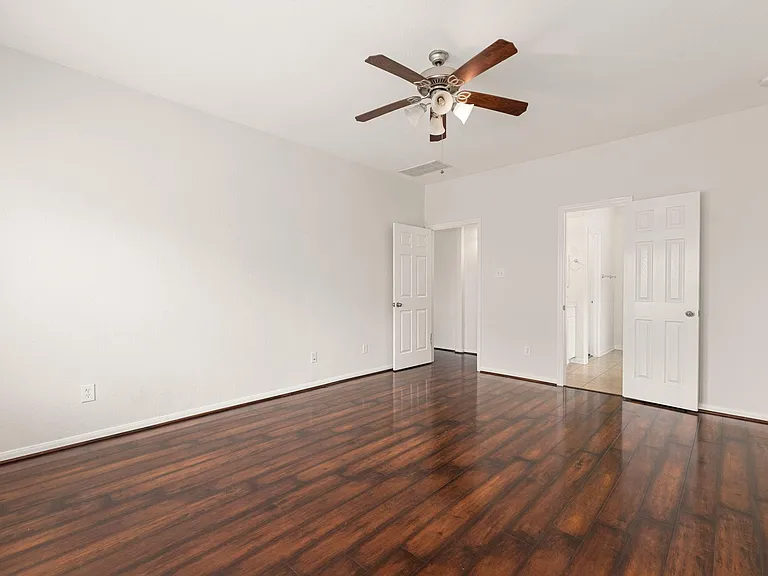 21426 Venture Park Dr — Photo 24