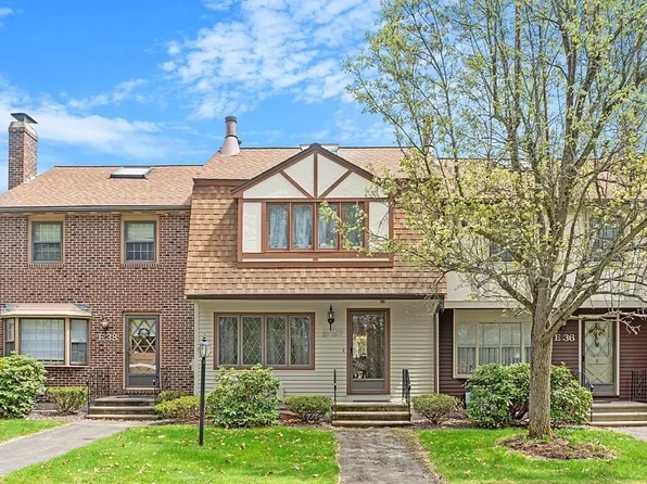 37-E37 Scotty Hollow Dr #E37, North Chelmsford, MA 01863