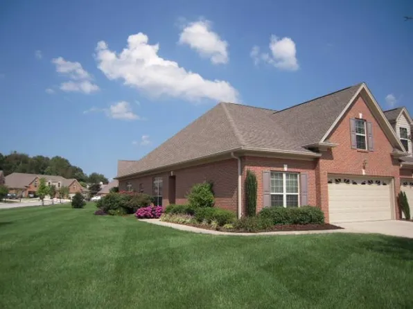 909 Lenox Cove Pl, Hixson, TN 37343