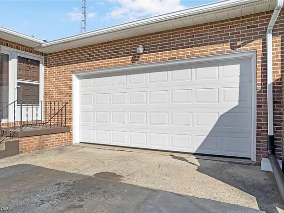 4th image of 311 Taff Cir