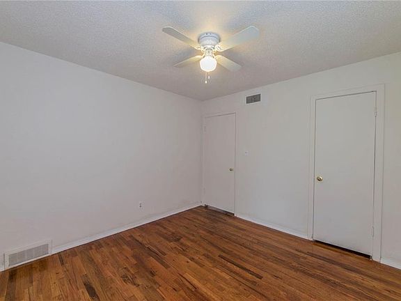 4th image of 3204 Olive Pl