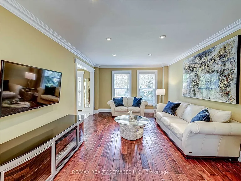 1570 Tipperary Ct — Photo 9