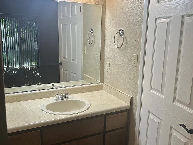 1917 Oostburg Ct — Photo 11
