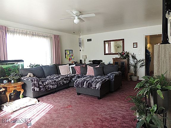 5th image of 2401 Elm St