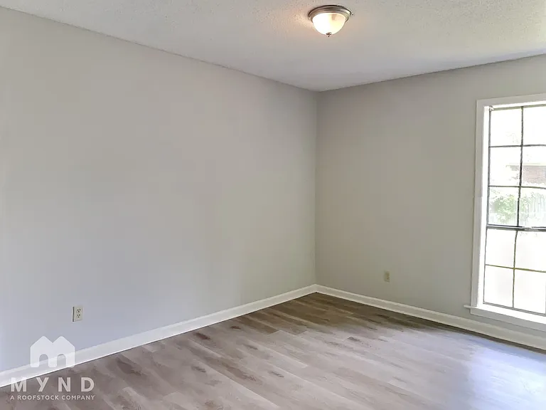 7406 Doncaster Ln — Photo 12