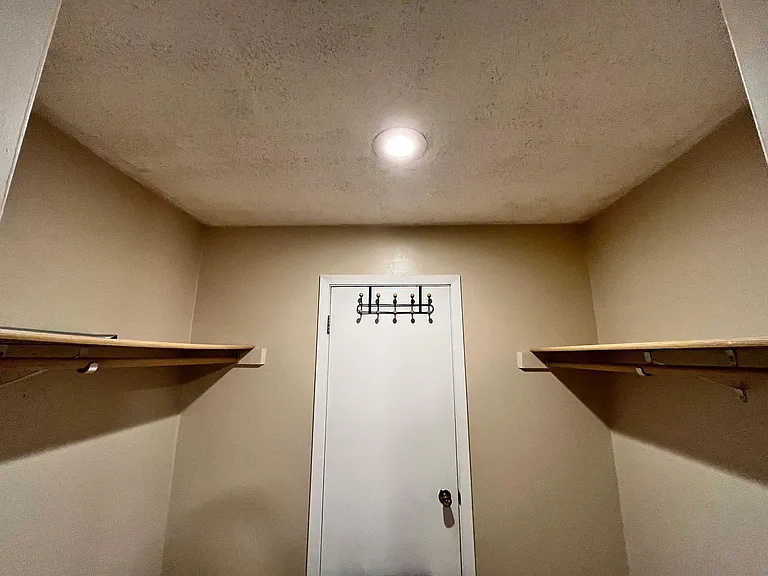 1819 N Ridge Dr — Photo 12