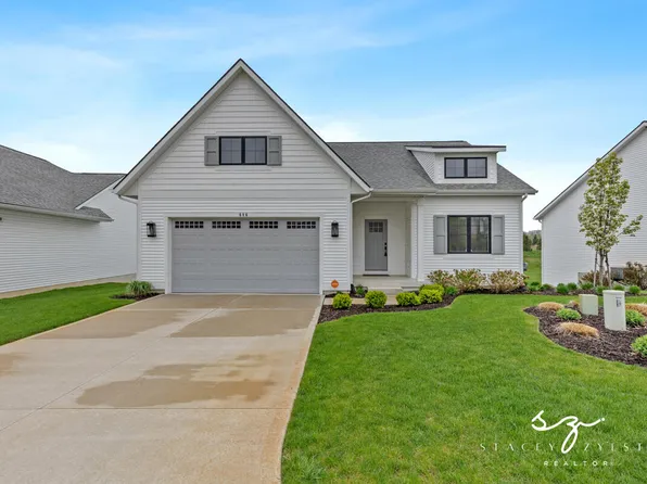 686 Stonebriar Cir, Grandville, MI 49418