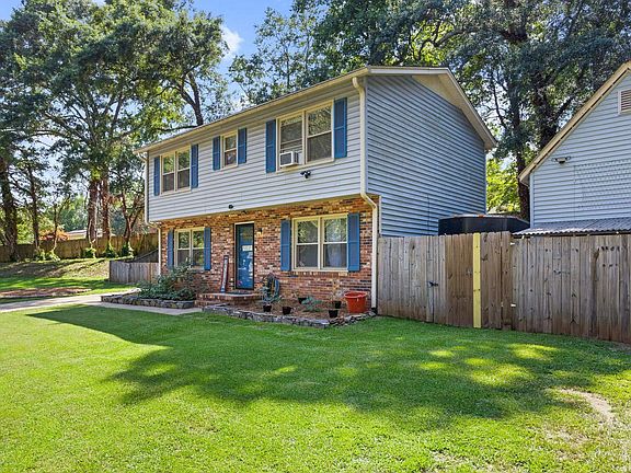 3rd image of 310 Anglewood Dr