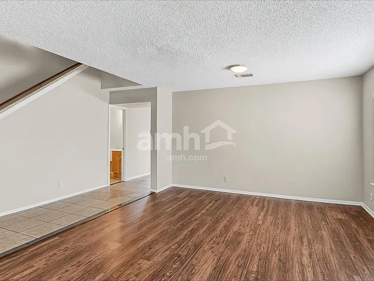 6678 Snow Meadow Dr — Photo 7