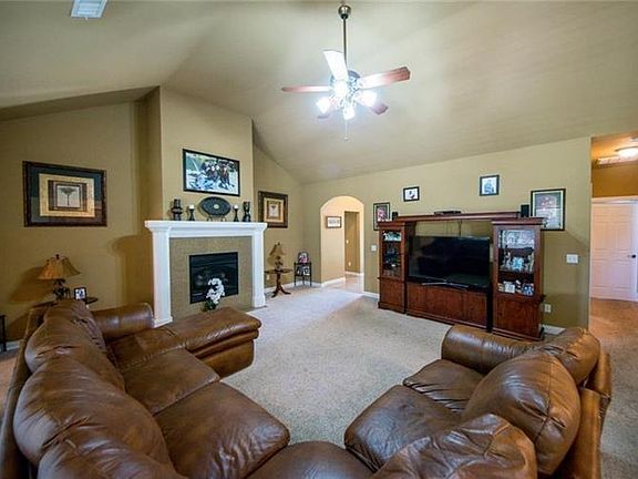 4th image of 707 Maci Ct