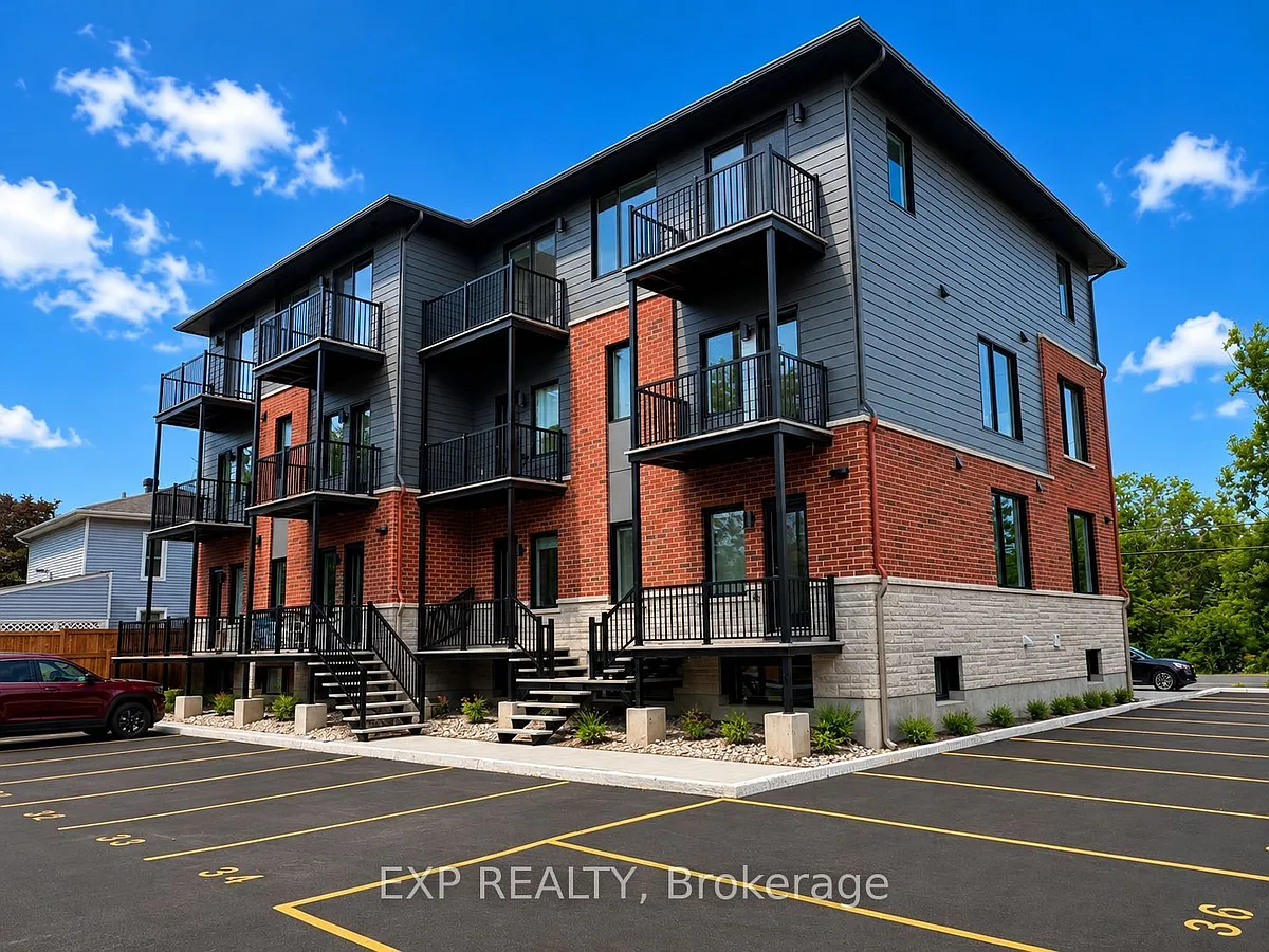 Building Photo - 255 Castor St #100