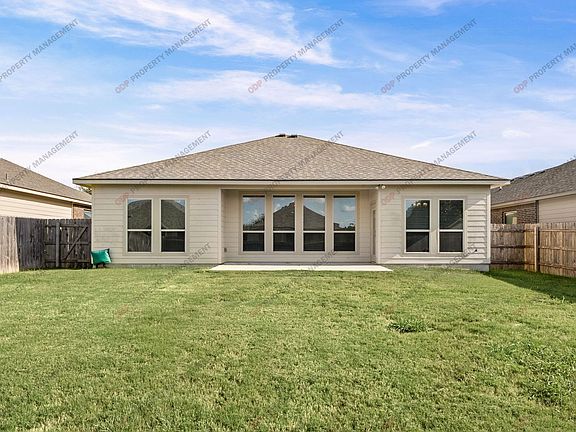 4th image of 612 Cross Dr