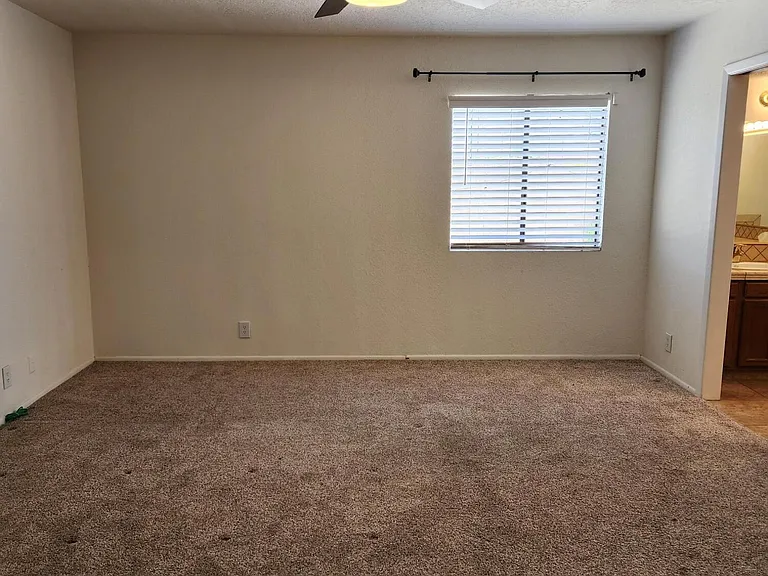 2253 Daytona Ave — Photo 27