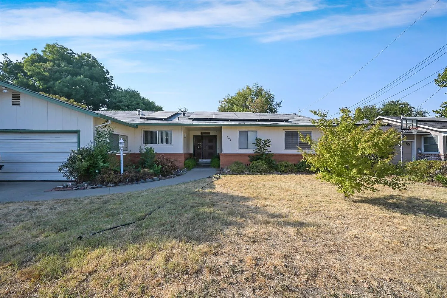 441 Lynn Way photo 1