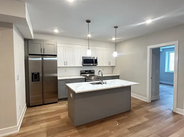 2215 N 7th St, Philadelphia, PA