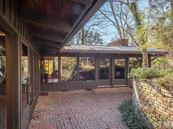 5th image of 2131 N Lakeshore Dr