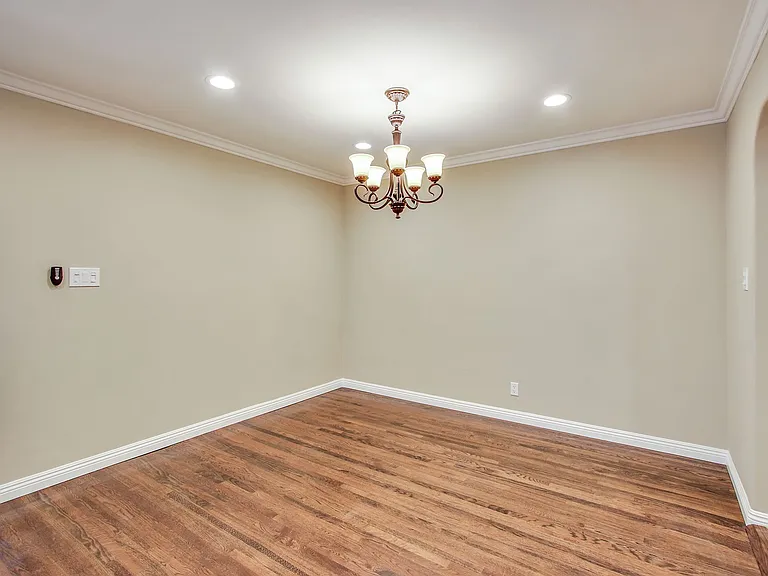 5923 Jumilla Ave — Photo 24