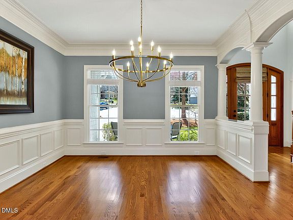 4th image of 120 Holly Glade Cir