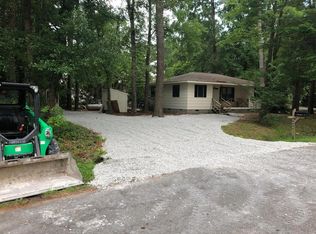 4058 S Riverside Dr, Lanexa, VA 23089