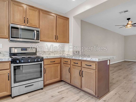 4th image of 16912 Laurel Hill Ln Unit 119