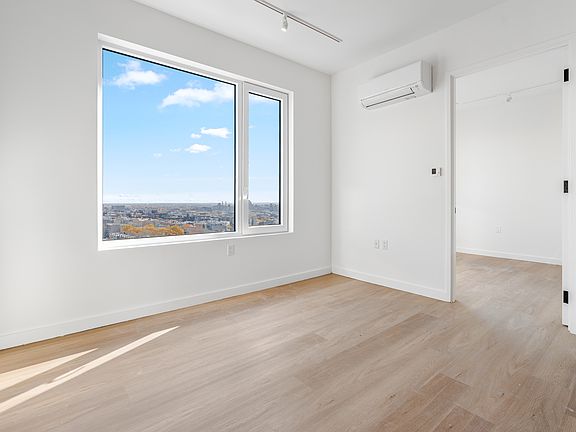 4th image of 931 Carroll St #1706