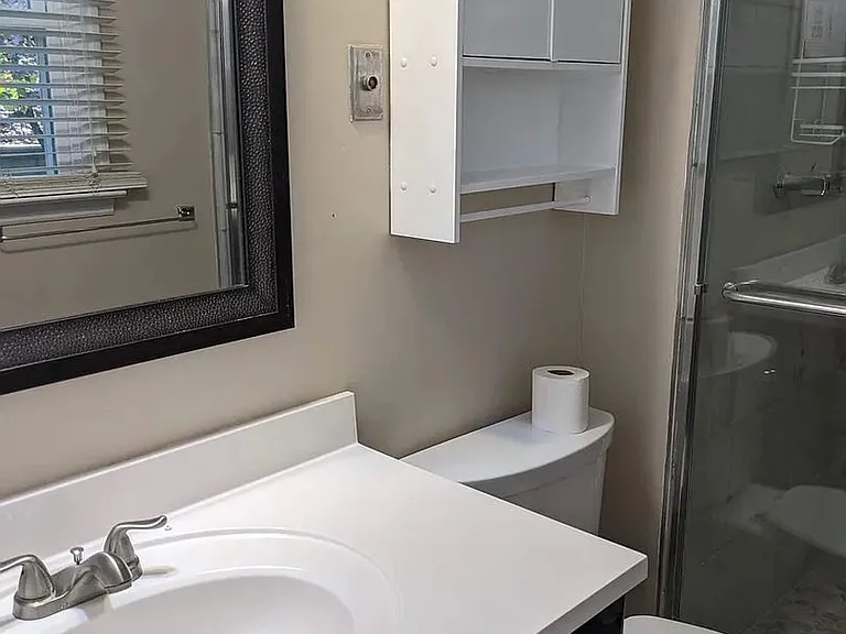 450 Karl Ct SW — Photo 33