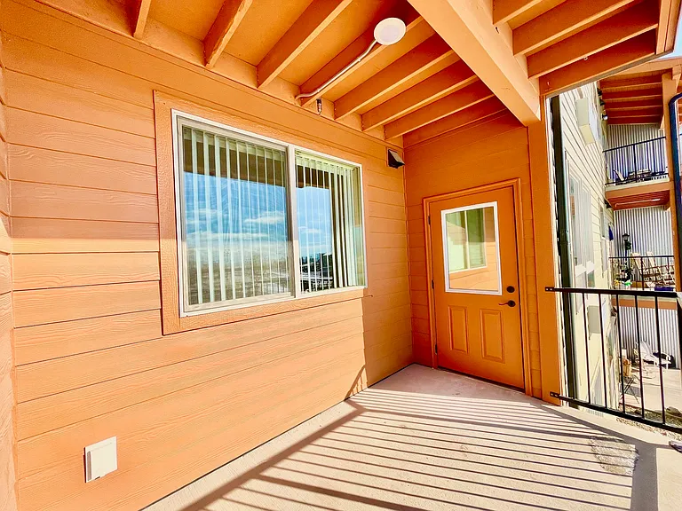 915/6SQFT Units Patio