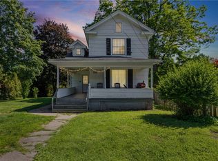 578 Ridge Rd, Ontario, NY 14519