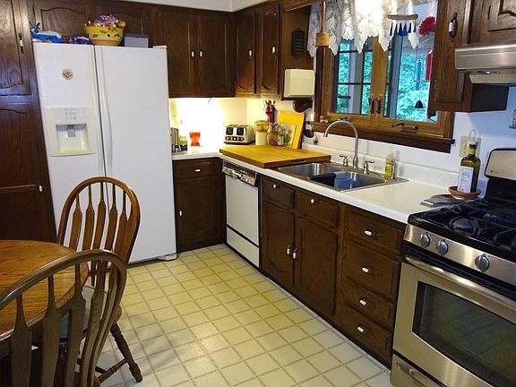 5th image of 7548 Welcana Dr