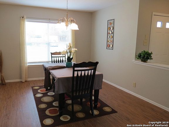 4th image of 13318 Greenstone