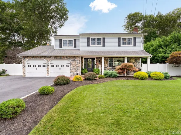 8 Miller Avenue, Shoreham, NY 11786