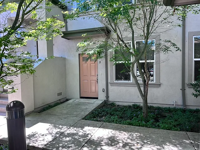 107 Blackburn St #2 — Photo 1