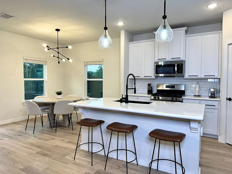 2017 Chandler Dr — Photo 7